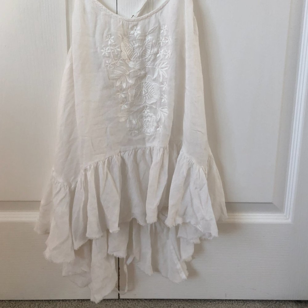 Flowy White Tank Top Floral Embroidey